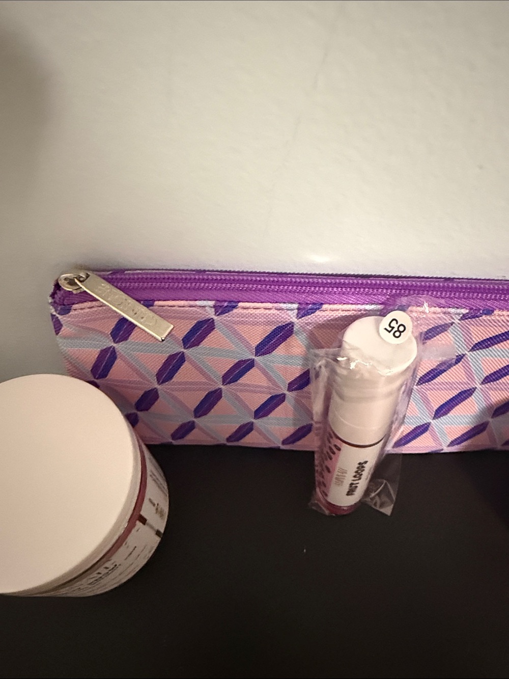 Aminnah 4 piece Set with Clinique Geometric Cosmetic Bag! - Picture 2 of 6